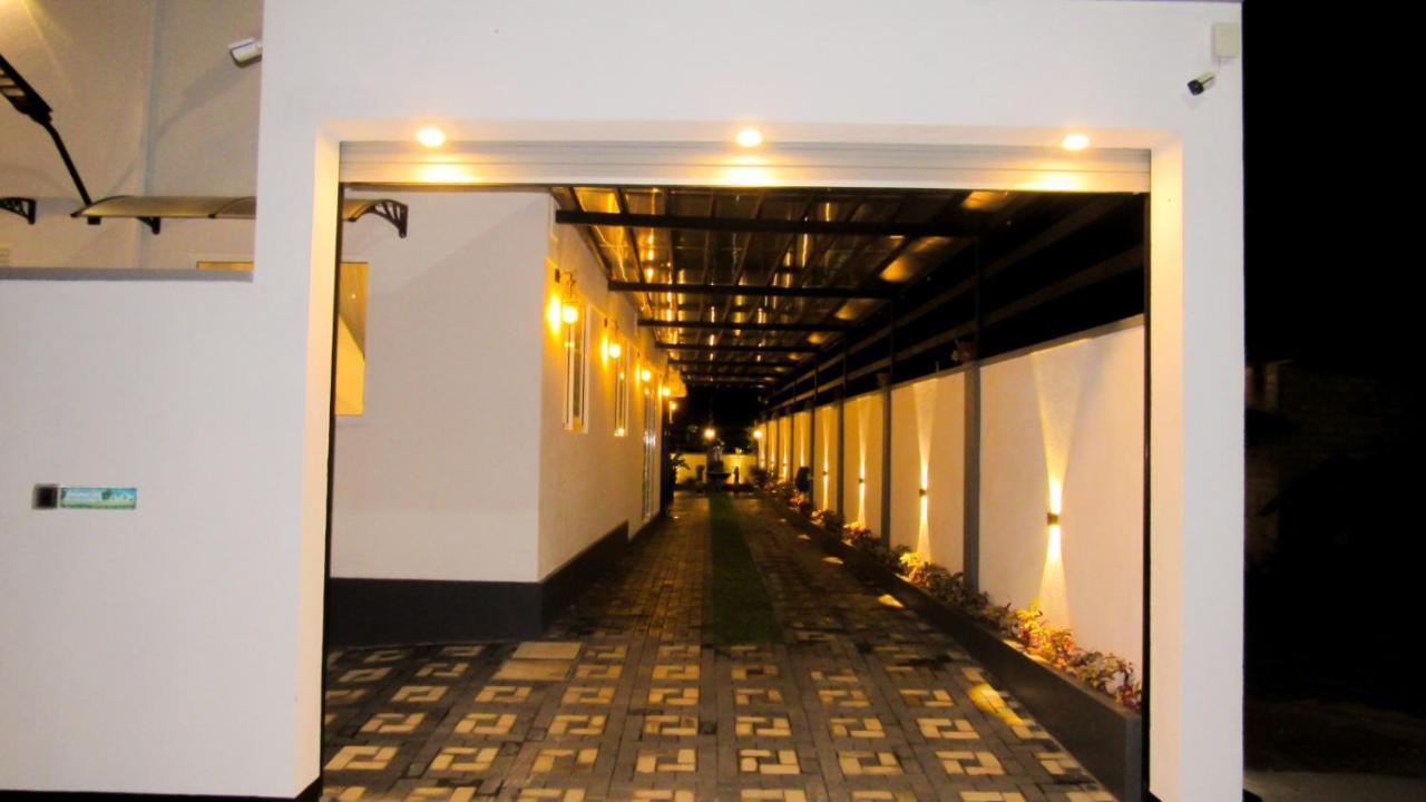 Airport Faith Hotel Katunayaka Exterior foto